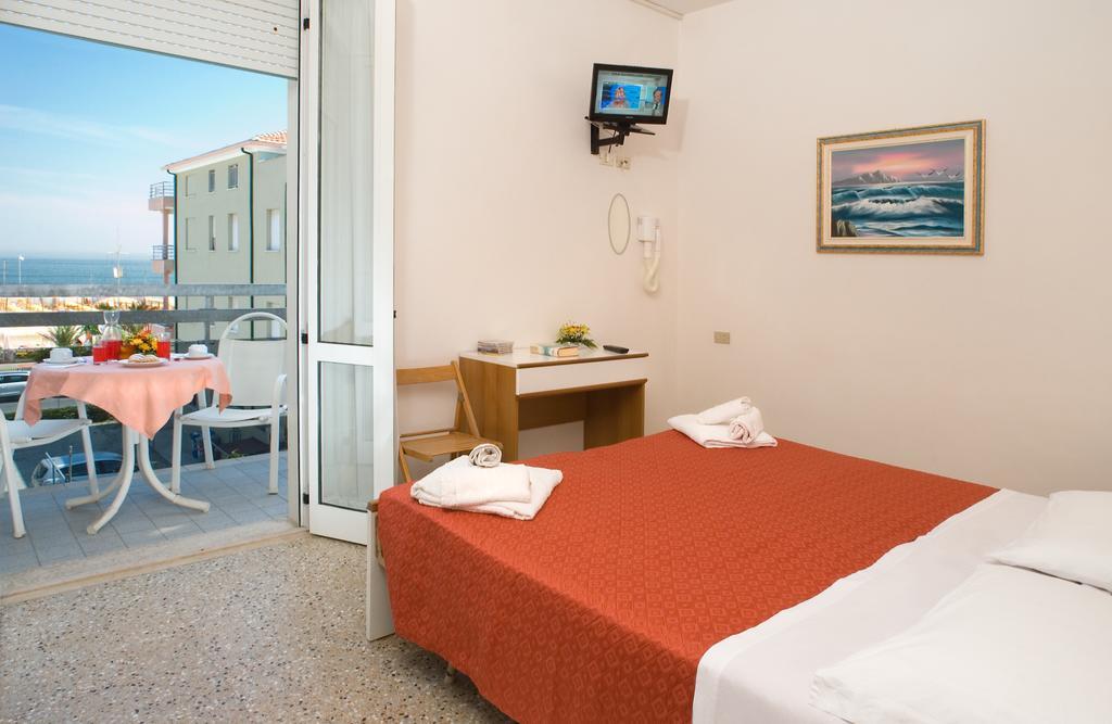 Hotel Ciondolo D'Oro Rimini Pokój zdjęcie